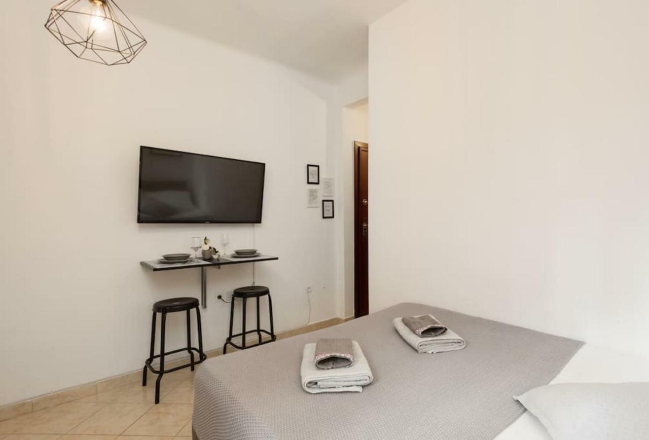 Central Studio! Fiber Wifi, Ac, Private, Self Check-In! Thessalonique Extérieur photo