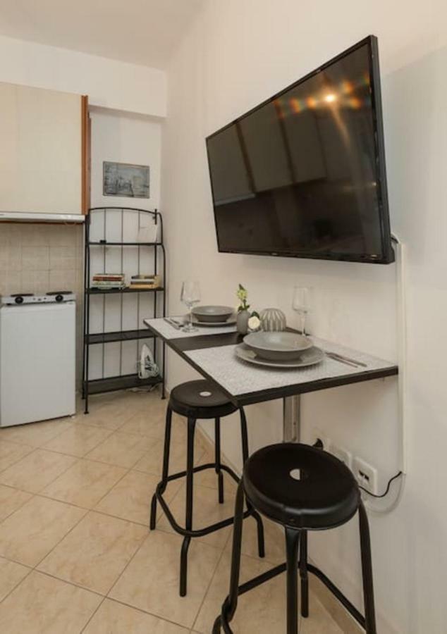Central Studio! Fiber Wifi, Ac, Private, Self Check-In! Thessalonique Extérieur photo